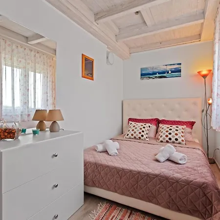 Kiara Novigrad Istria