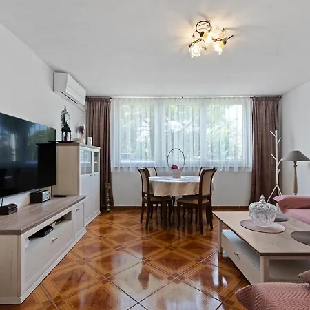 Kiara Apartment *
